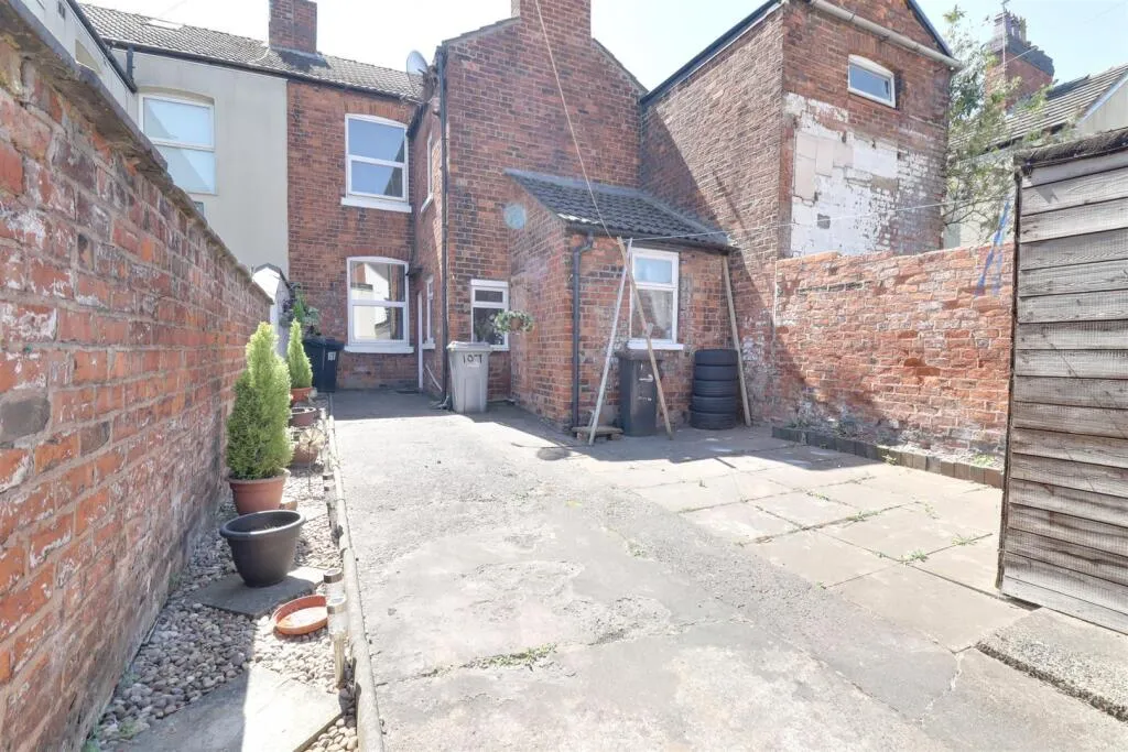 3 bed Terraced