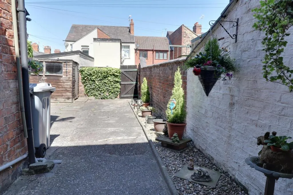 3 bed Terraced