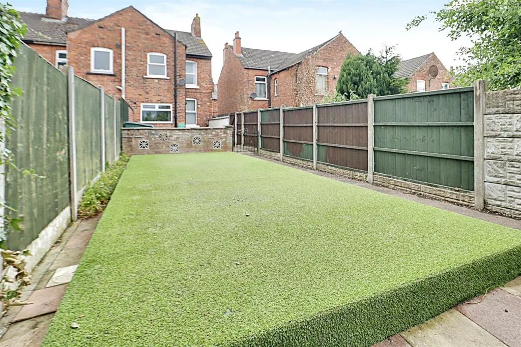 2 bed End of Terrace