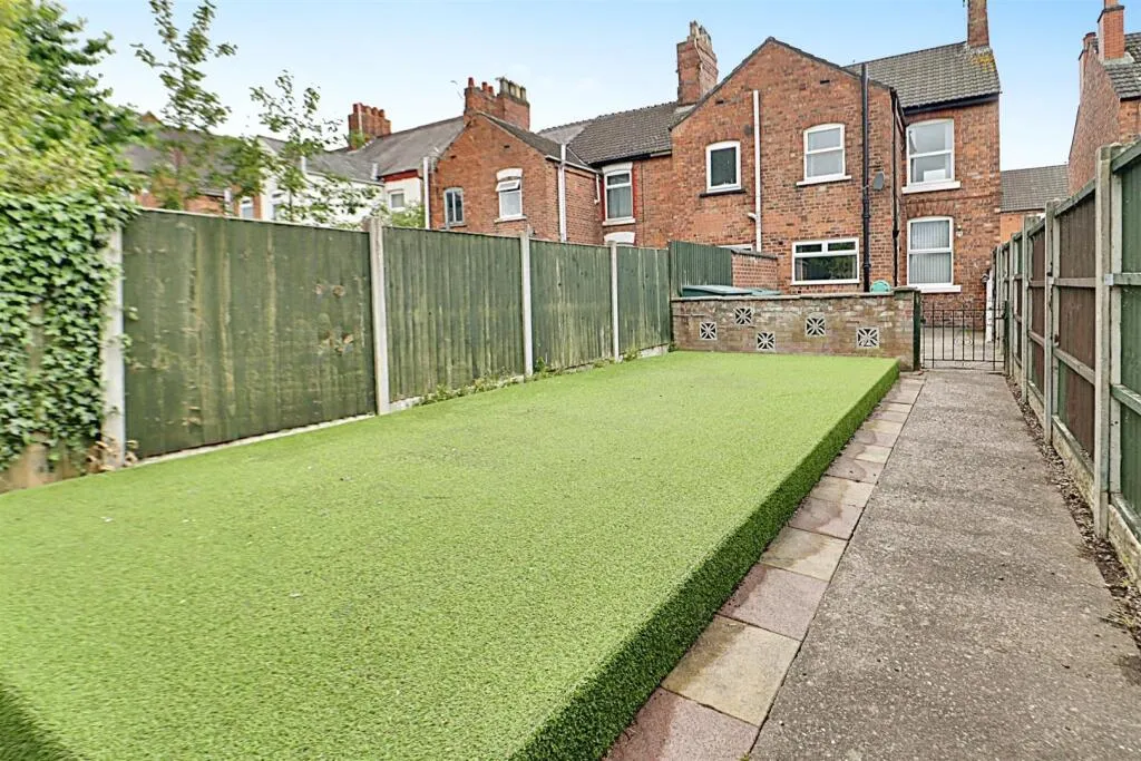 2 bed End of Terrace