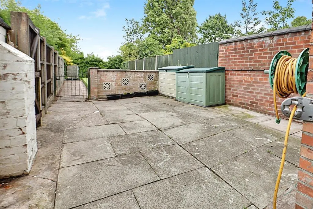 2 bed End of Terrace