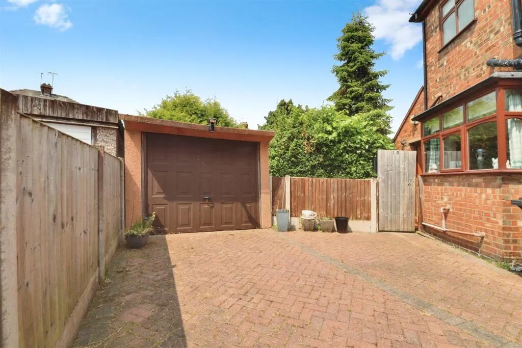 3 bed Semi-Detached