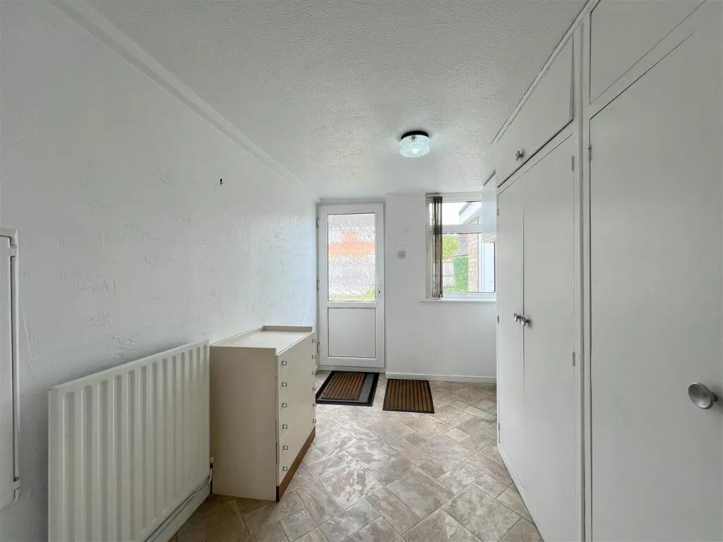 2 bed Semi-Detached Bungalow