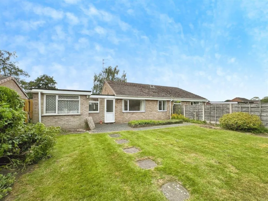 2 bed Semi-Detached Bungalow