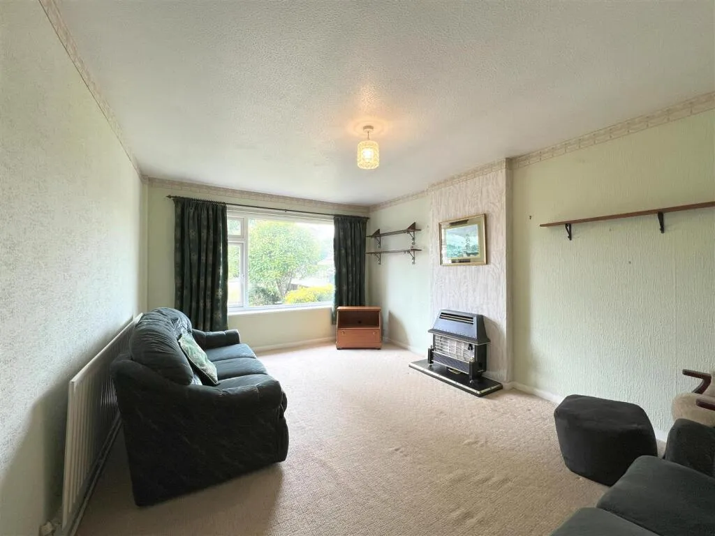 2 bed Semi-Detached Bungalow