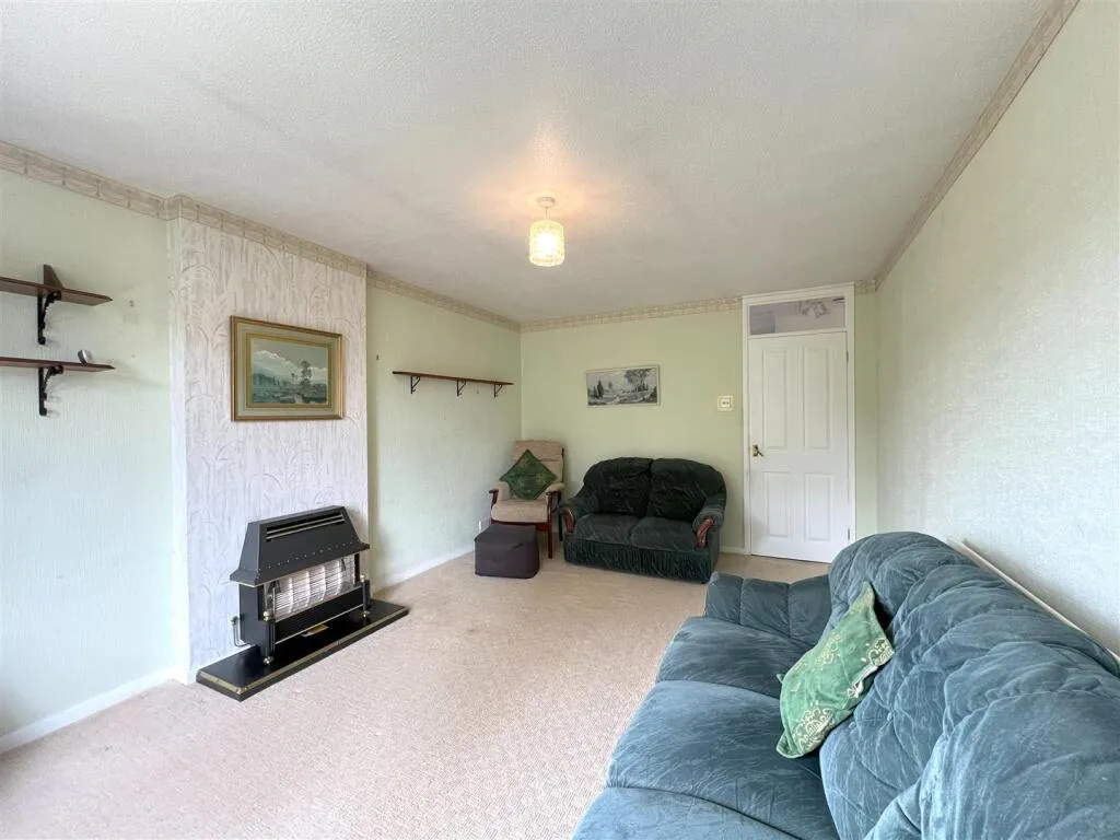 2 bed Semi-Detached Bungalow