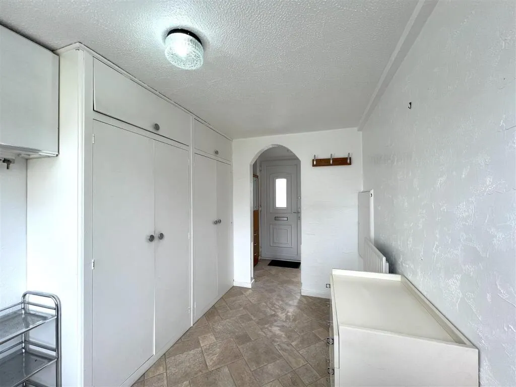 2 bed Semi-Detached Bungalow