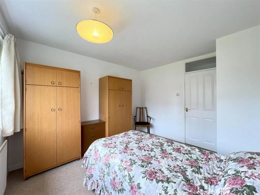 2 bed Semi-Detached Bungalow