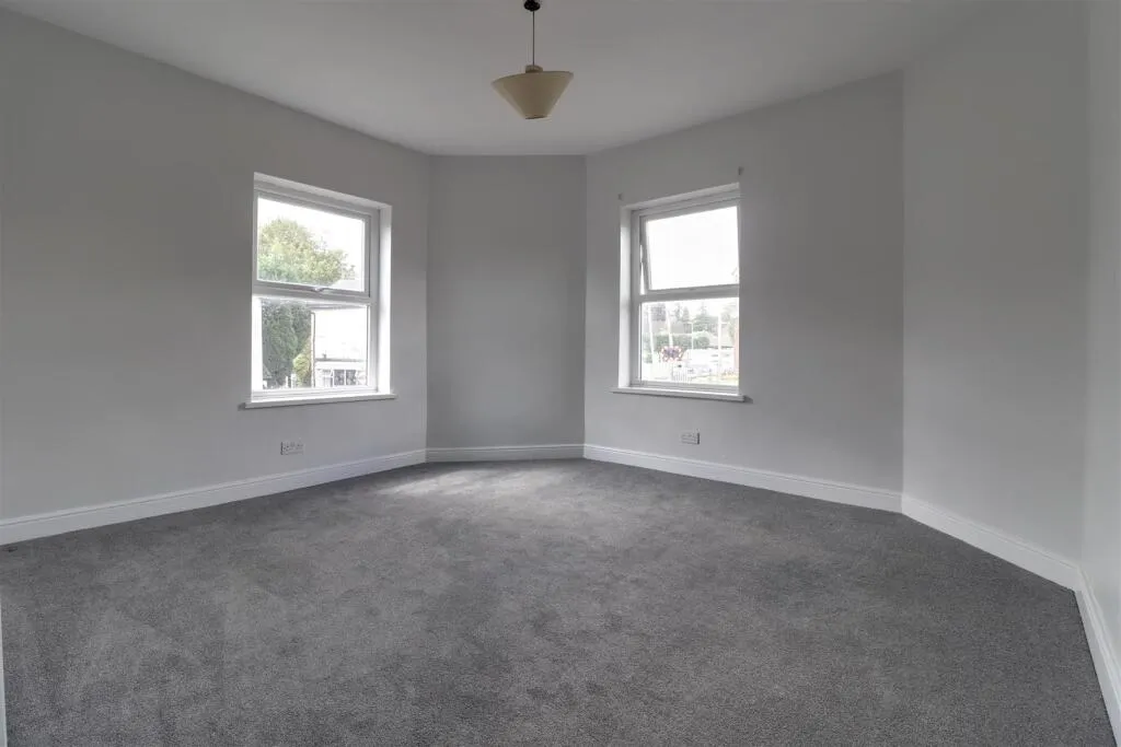 4 bed Terraced
