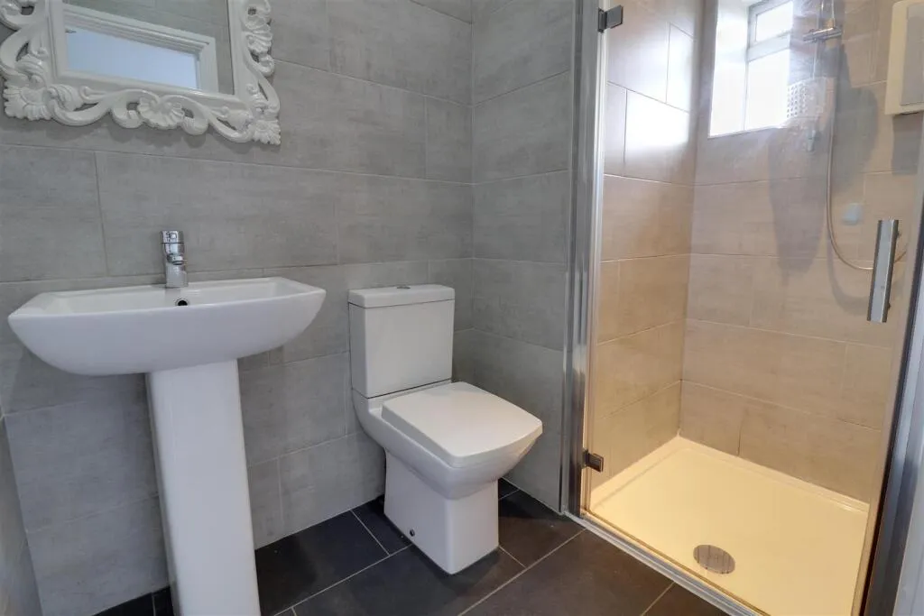 4 bed Terraced