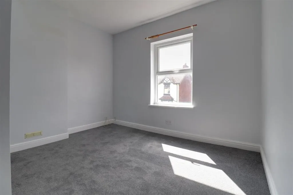 4 bed Terraced