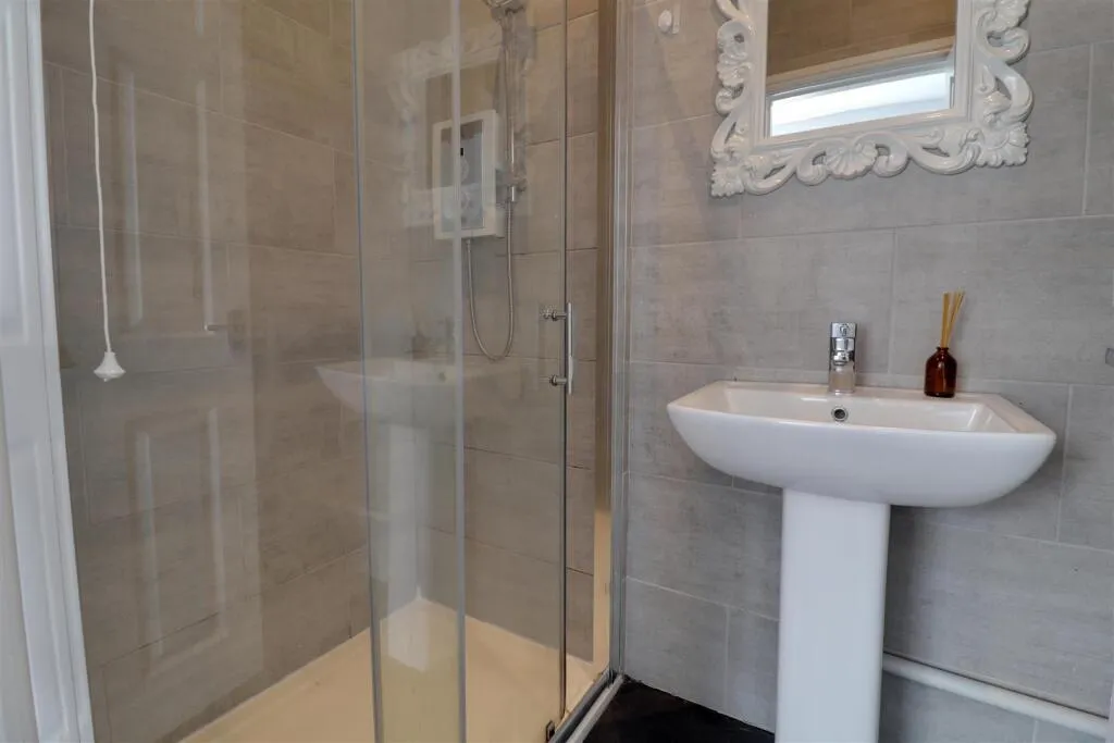 4 bed Terraced