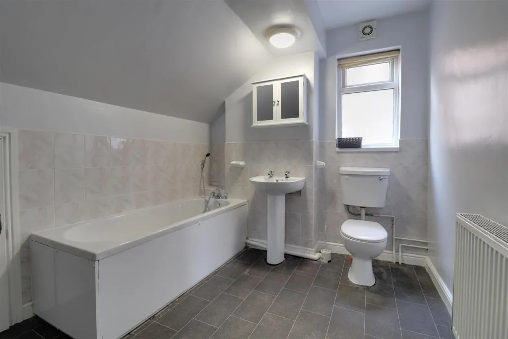 4 bed Terraced