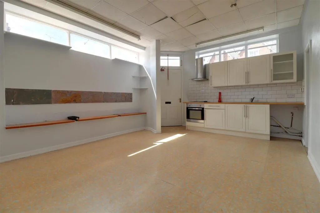 4 bed Terraced