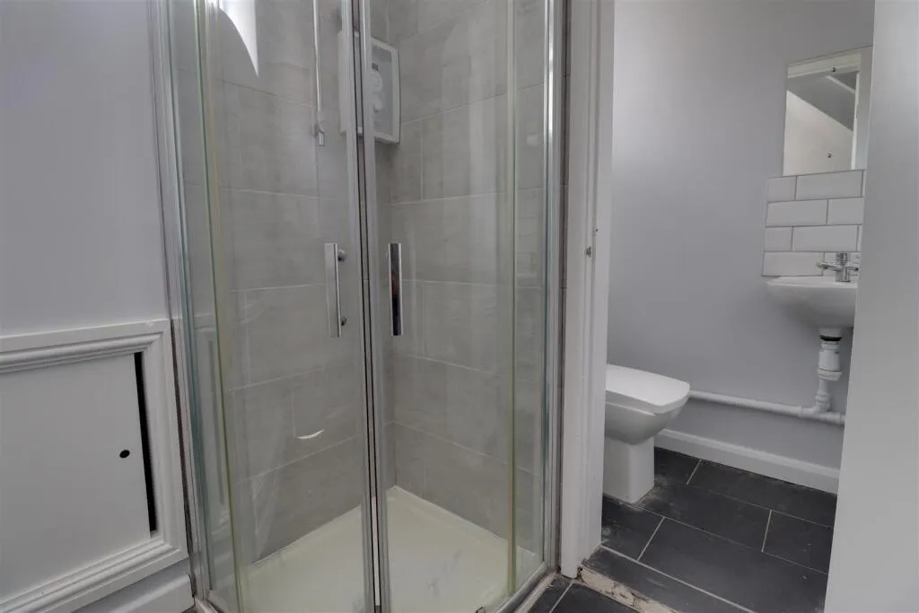 4 bed Terraced
