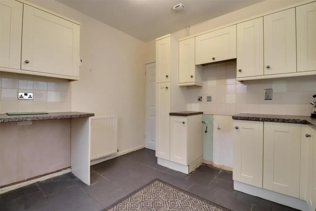 2 bed Semi-Detached Bungalow