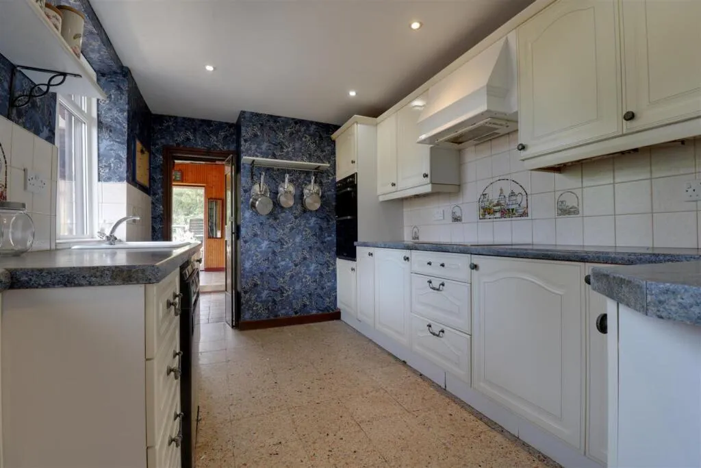 3 bed Terraced