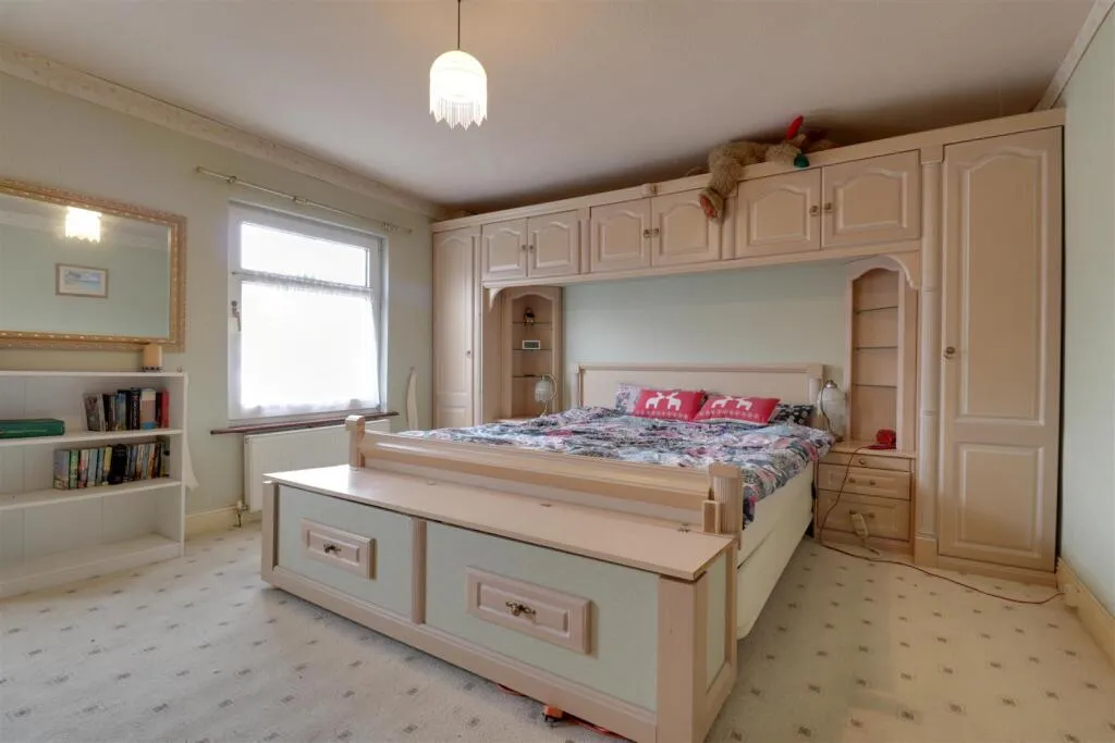 3 bed Terraced