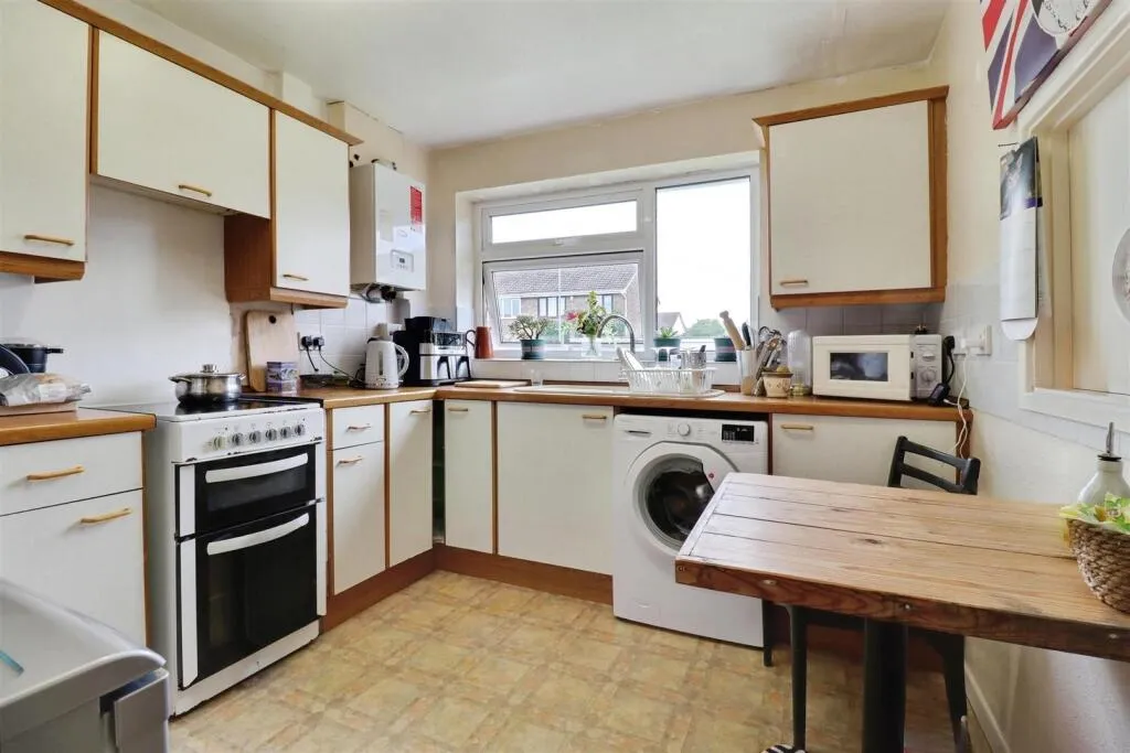 2 bed Semi-Detached Bungalow
