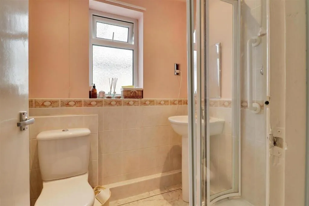 2 bed Semi-Detached Bungalow