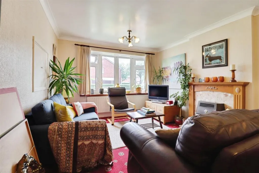 2 bed Semi-Detached Bungalow