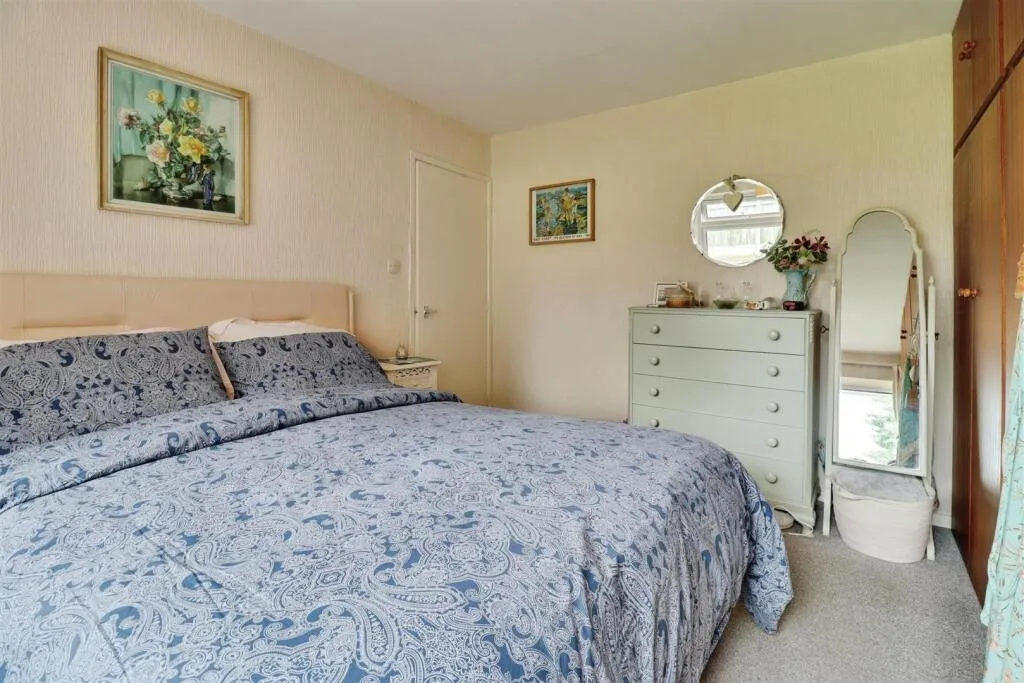 2 bed Semi-Detached Bungalow