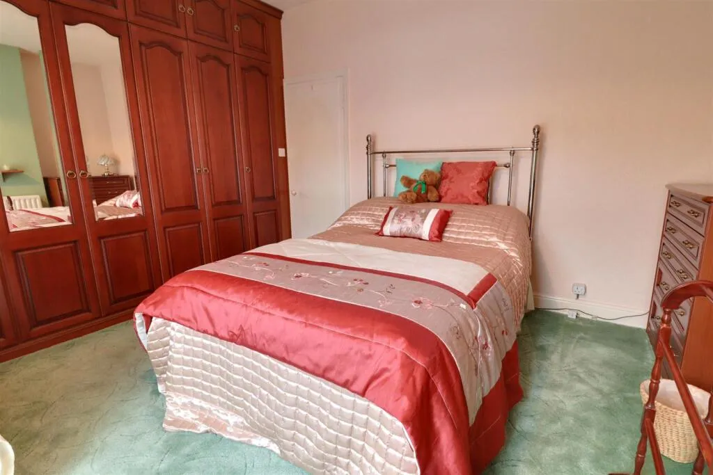 2 bed Semi-Detached