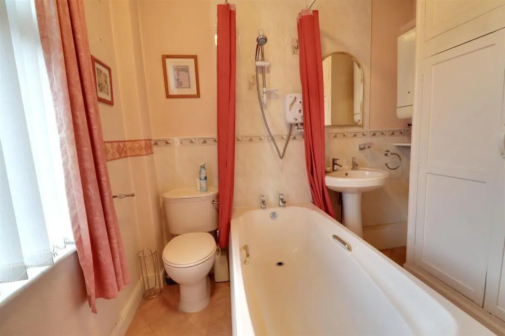 2 bed Semi-Detached