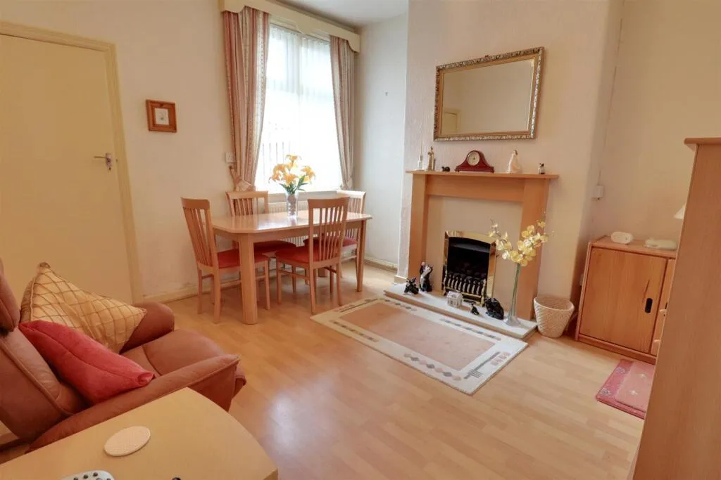 2 bed Semi-Detached
