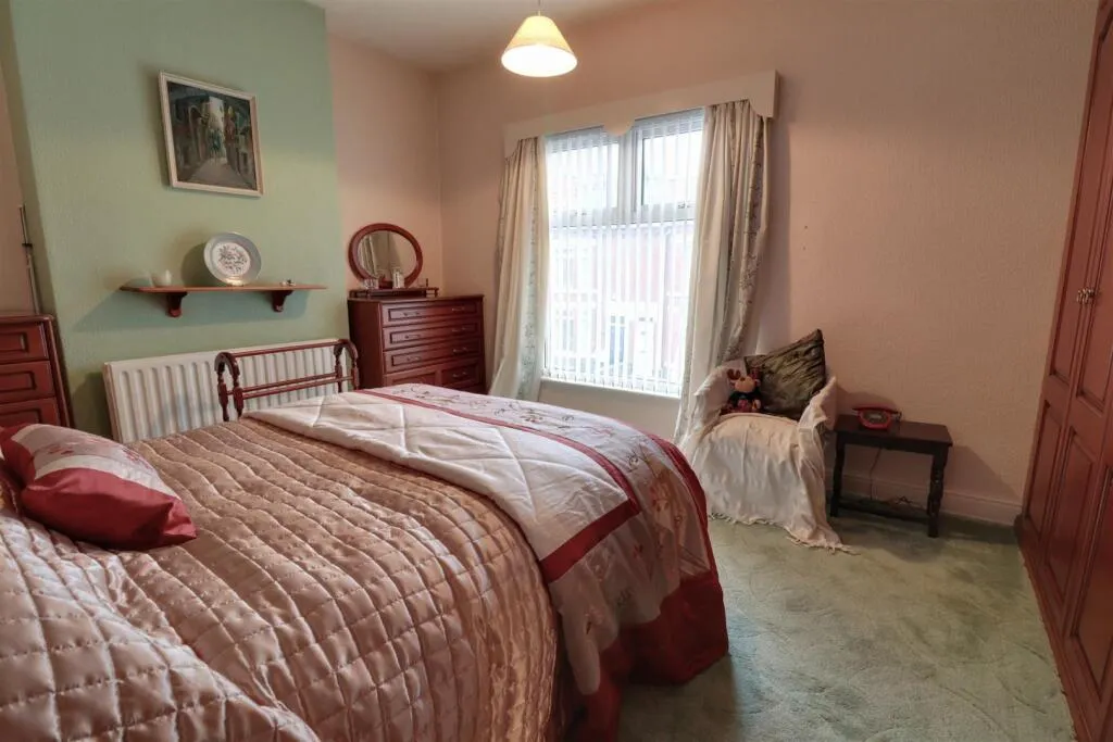 2 bed Semi-Detached