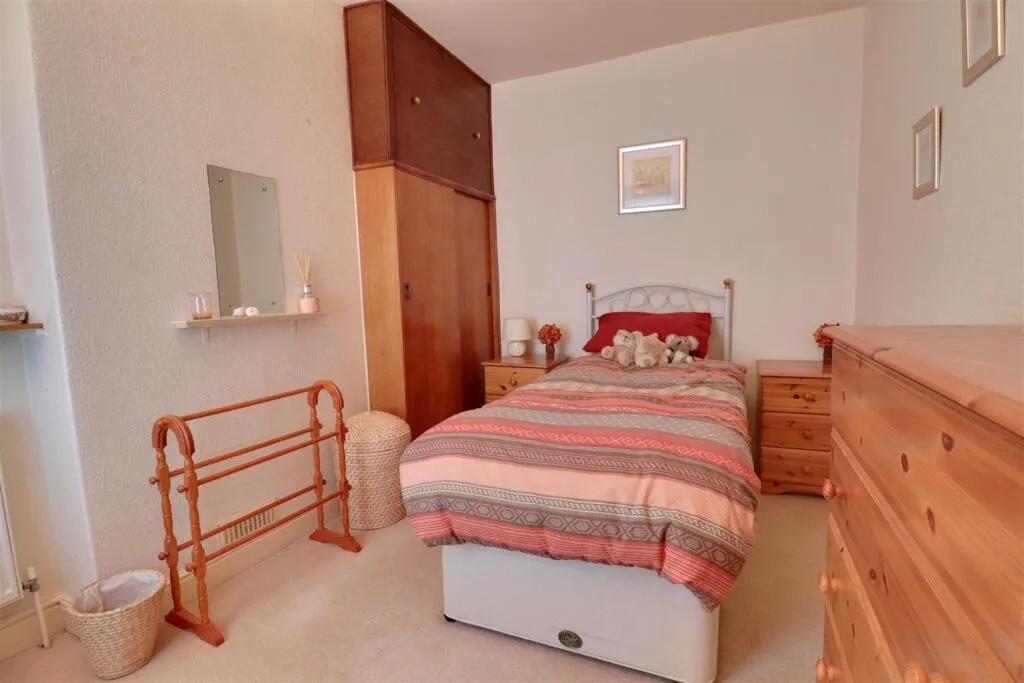 2 bed Semi-Detached