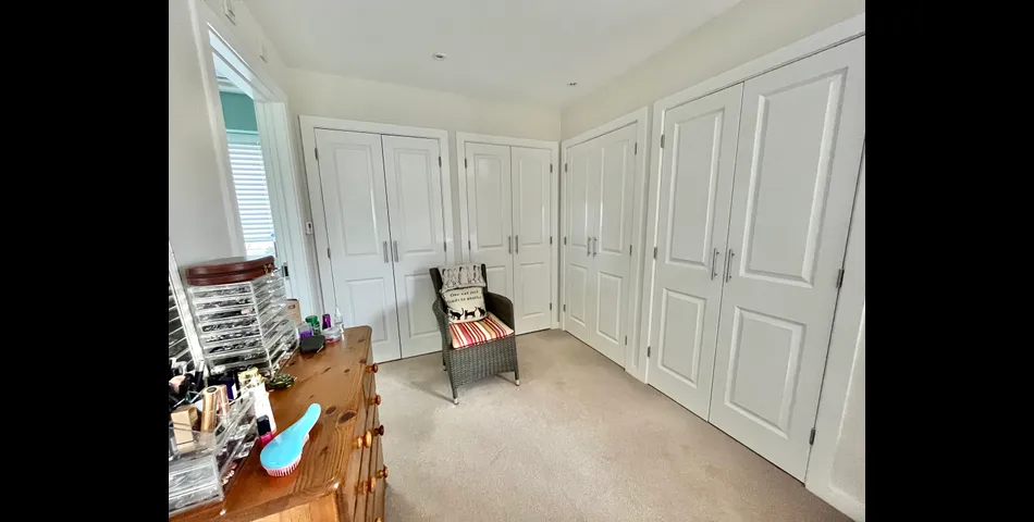 2,400 Sq.Ft Five Bedroom, Four Bathroom Link- Detached Town House Laid Out Over Four Floors