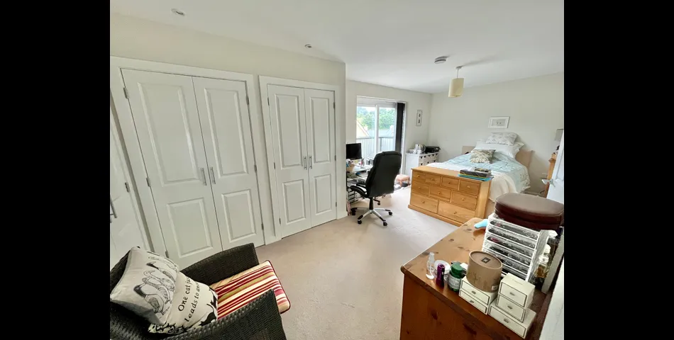 2,400 Sq.Ft Five Bedroom, Four Bathroom Link- Detached Town House Laid Out Over Four Floors