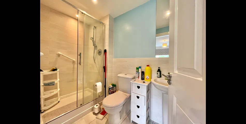 2,400 Sq.Ft Five Bedroom, Four Bathroom Link- Detached Town House Laid Out Over Four Floors