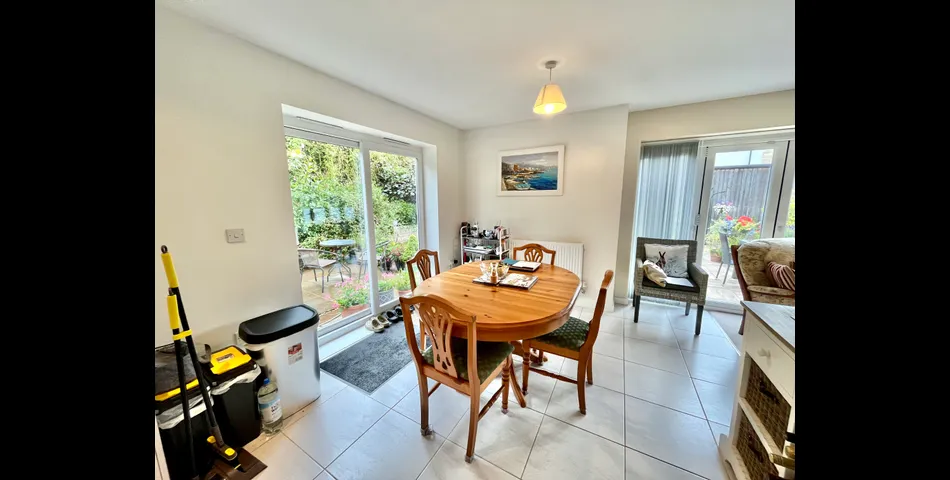 2,400 Sq.Ft Five Bedroom, Four Bathroom Link- Detached Town House Laid Out Over Four Floors