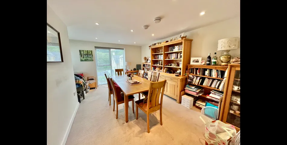 2,400 Sq.Ft Five Bedroom, Four Bathroom Link- Detached Town House Laid Out Over Four Floors