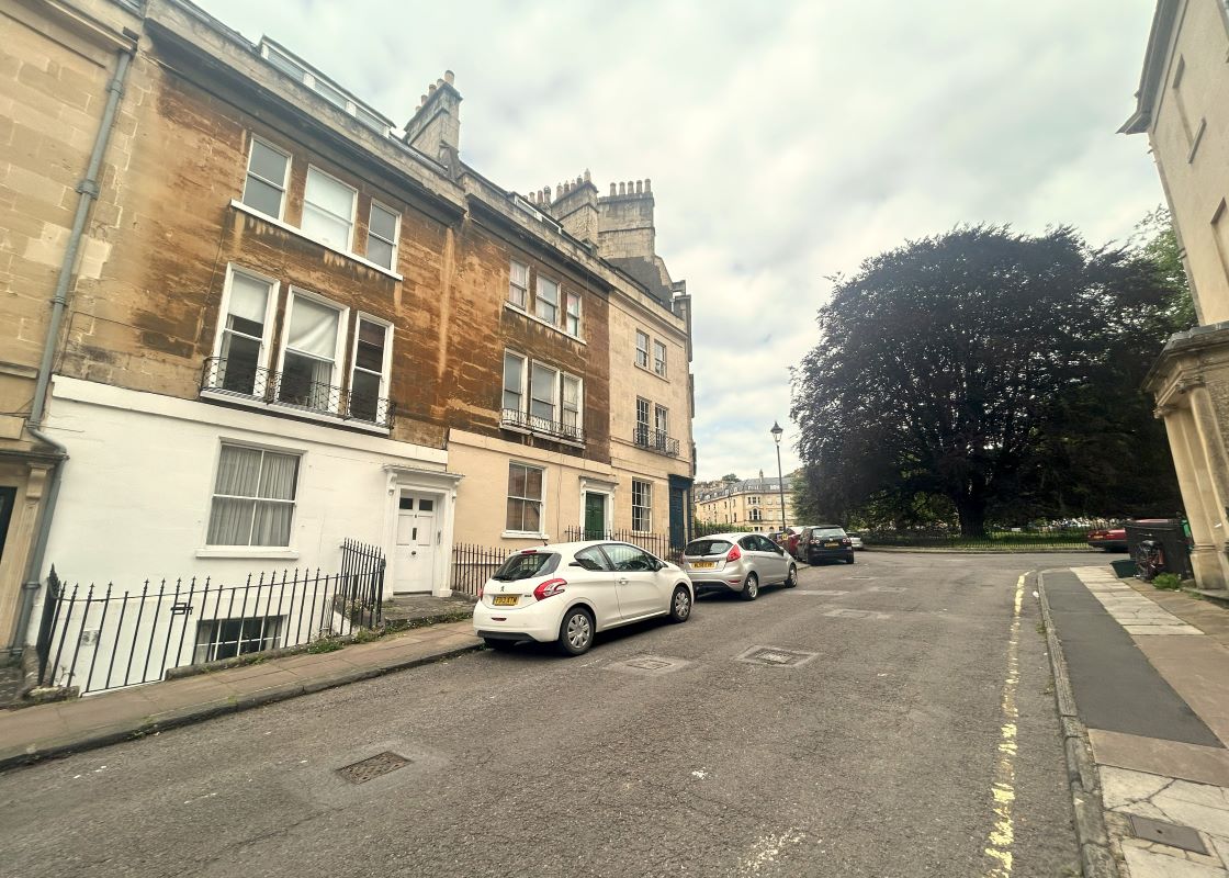 5 bedroom property for sale
