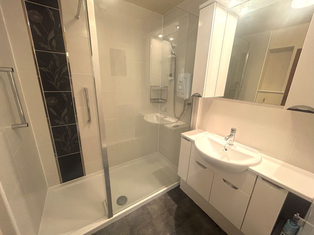 4 bedroom property for sale