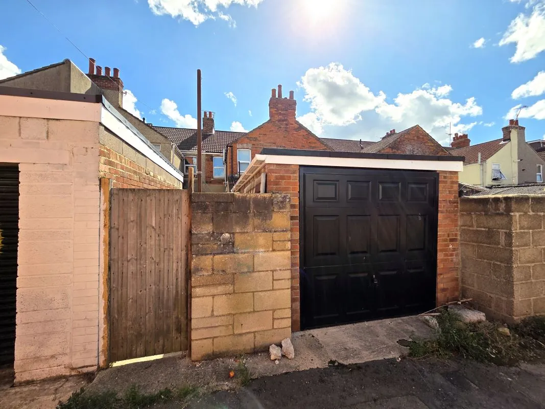2 bedroom property for sale