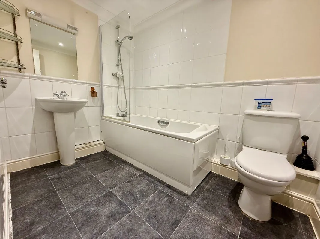 2 bedroom property for sale