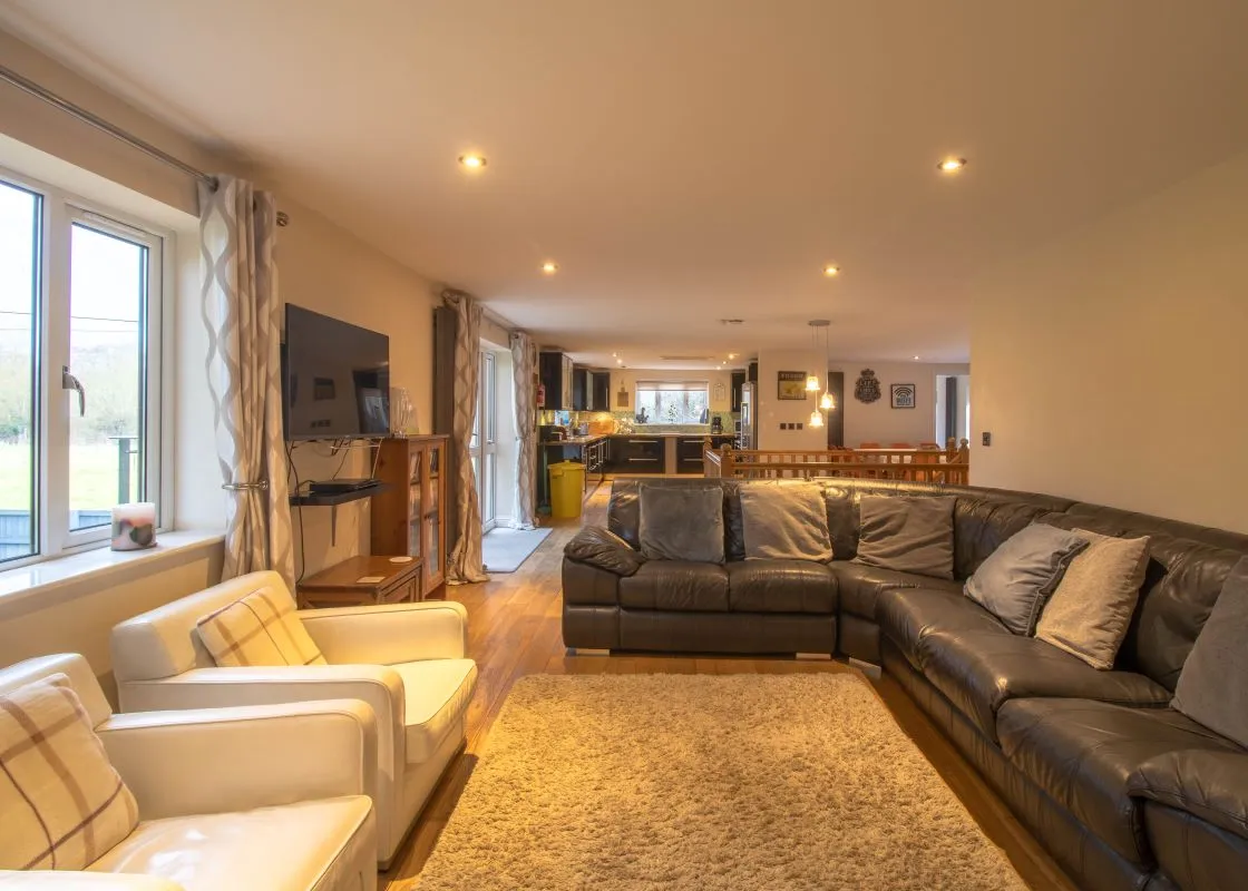 6 bedroom property for sale