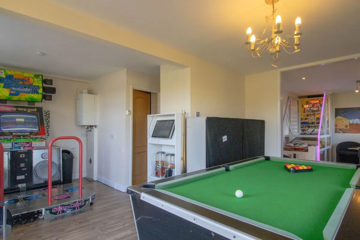 6 bedroom property for sale