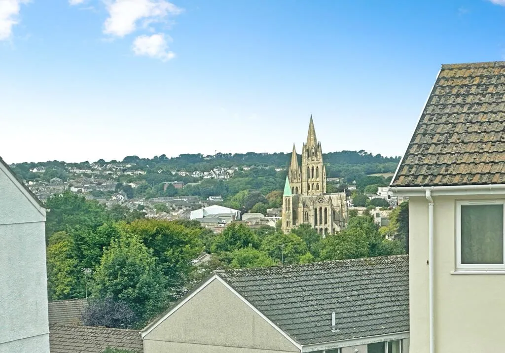 3 bed Terraced