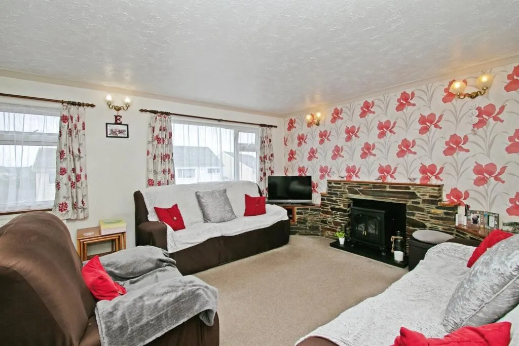3 bed Terraced