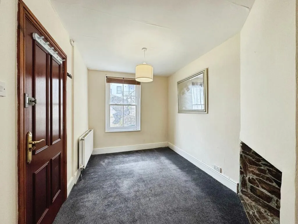 3 bed Ground Maisonette