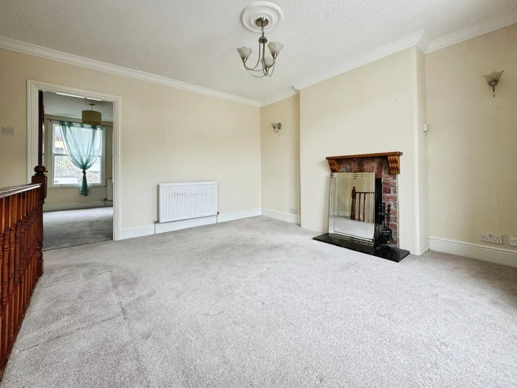 3 bed Ground Maisonette