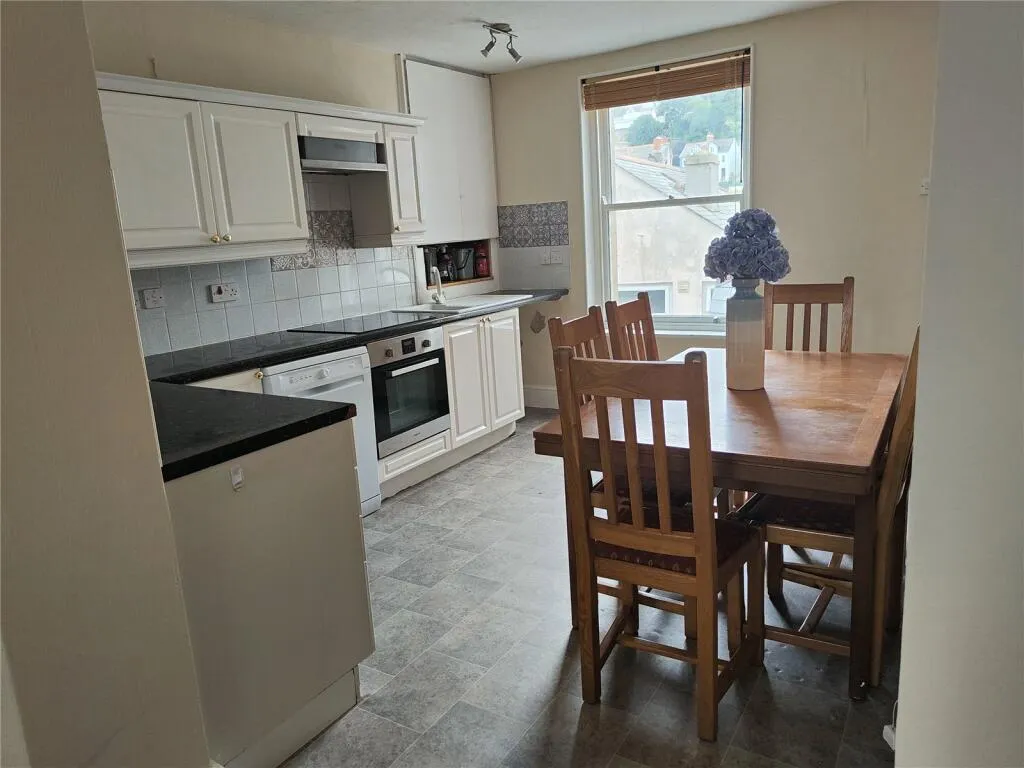 3 bed Ground Maisonette