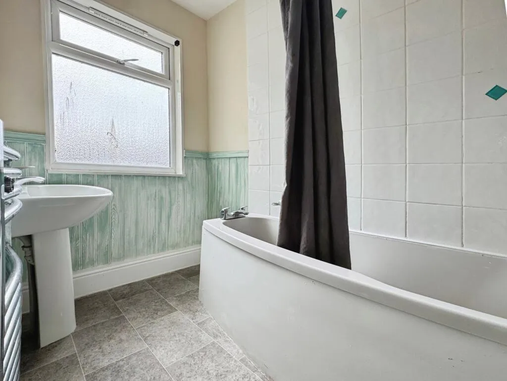 3 bed Ground Maisonette