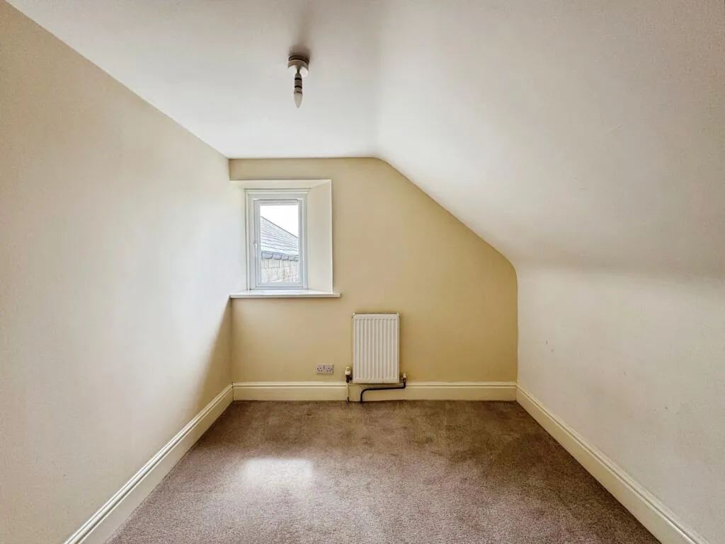 3 bed Ground Maisonette