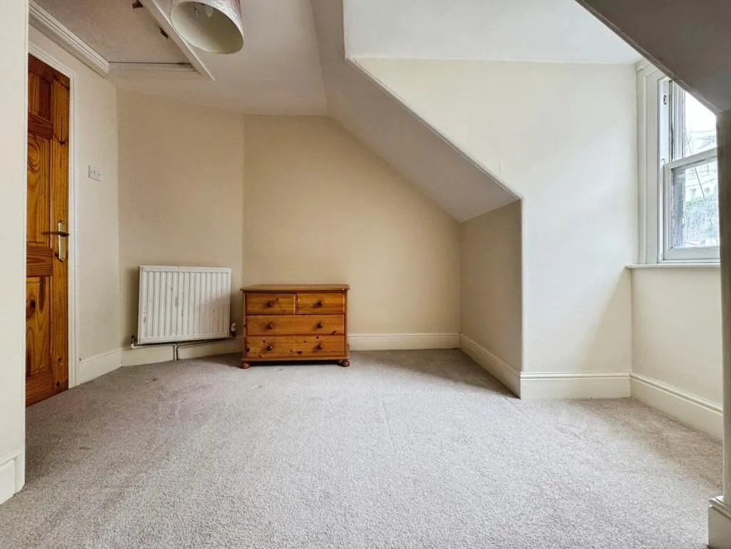 3 bed Ground Maisonette